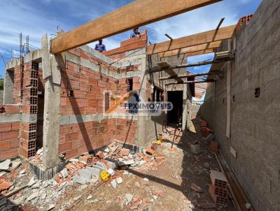 Casa para Venda, em Itanham, bairro Jardim Grandesp, 2 dormitrios, 1 banheiro, 1 sute, 2 vagas